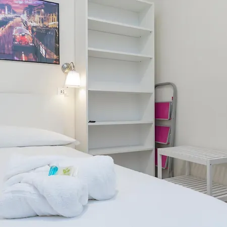 I Host - Pomponazzi Iris Milano